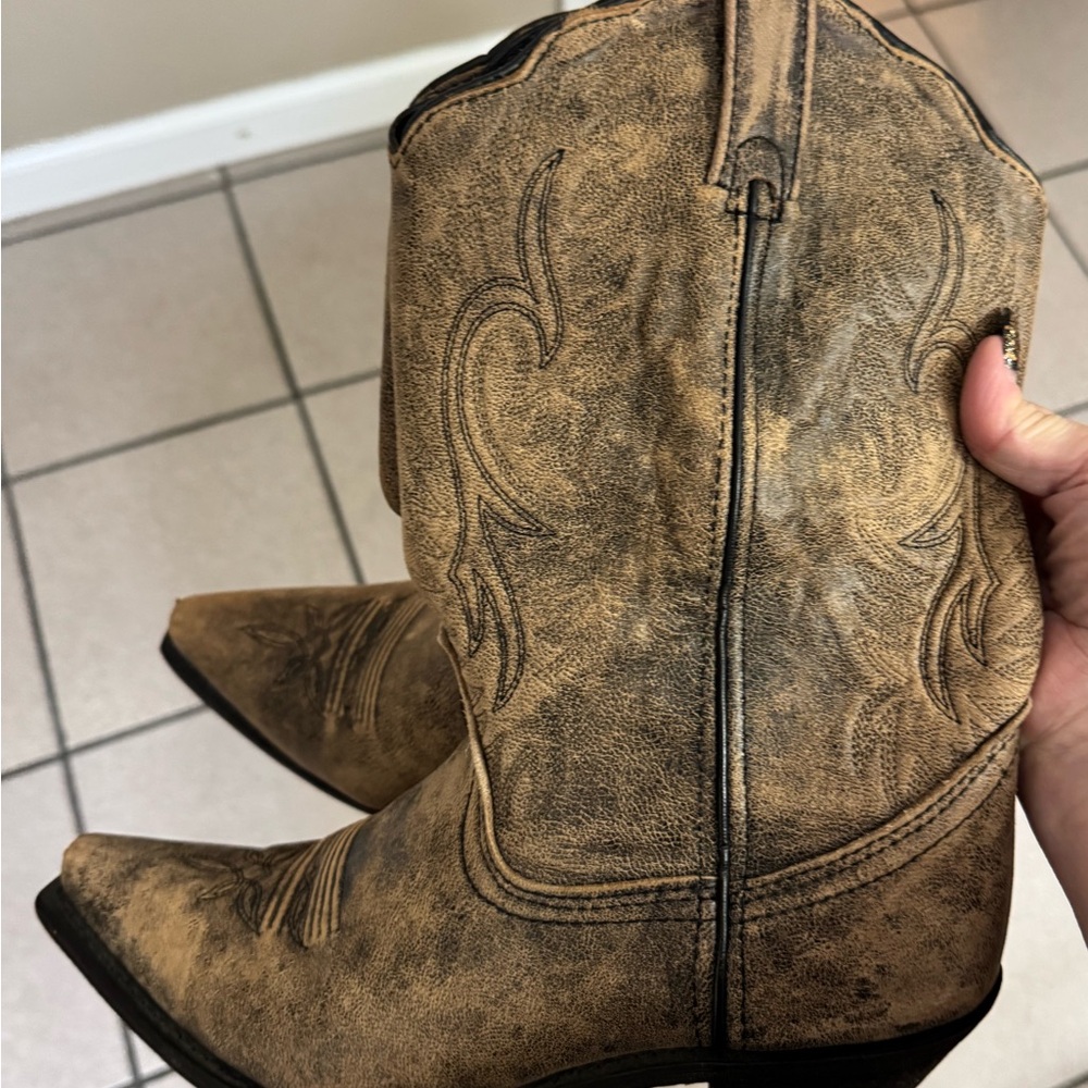 Brown Western women’s soft leather Cowboy Boots size 10 w $90